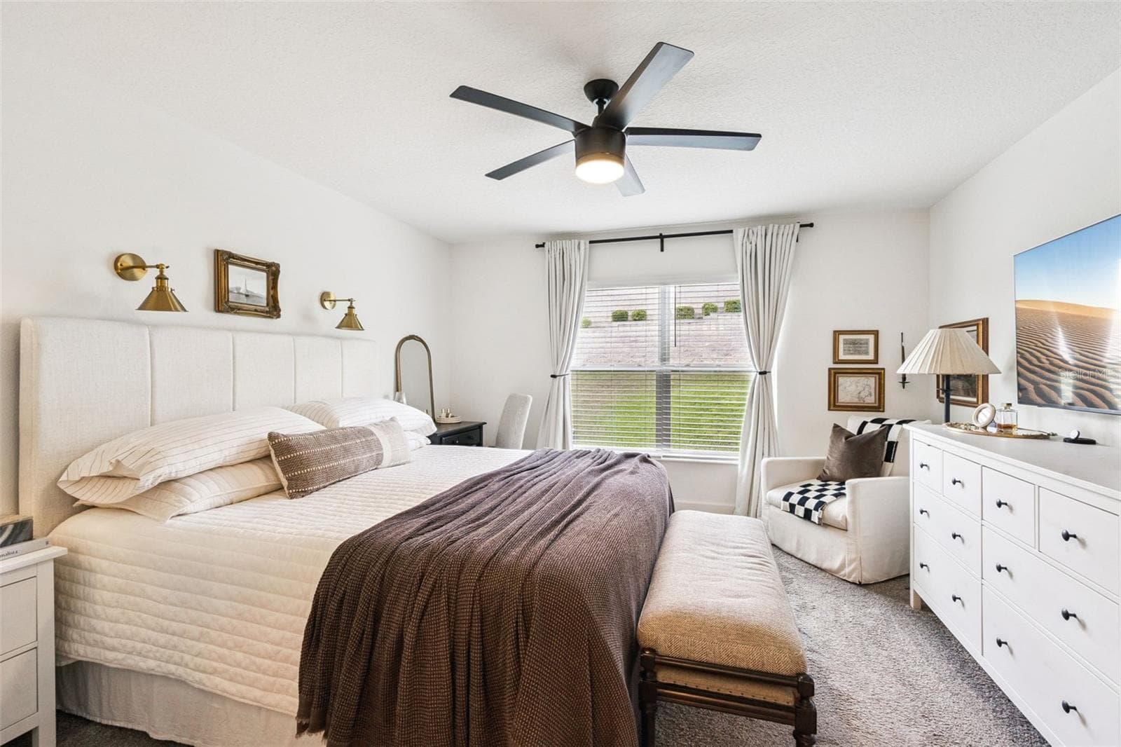 Single Family Residence at 1657 WILSON PRAIRIE CIR, GROVELAND, photo 6 of 27