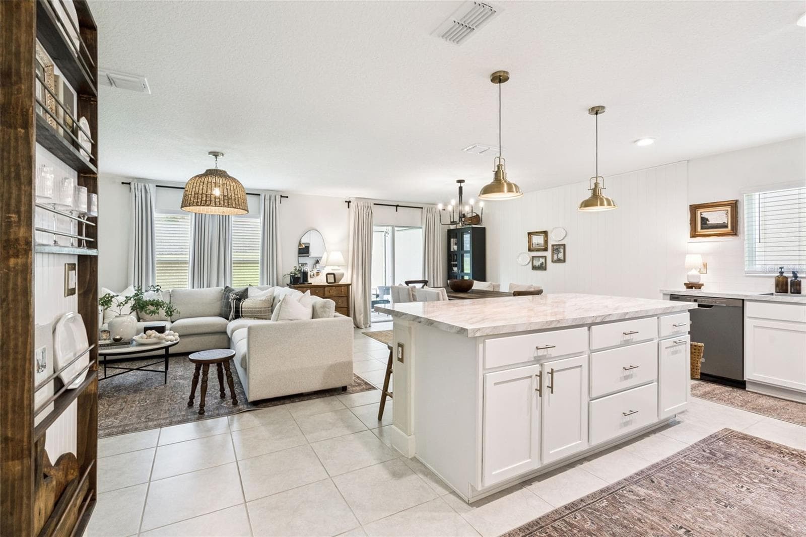 Single Family Residence at 1657 WILSON PRAIRIE CIR, GROVELAND, photo 2 of 27