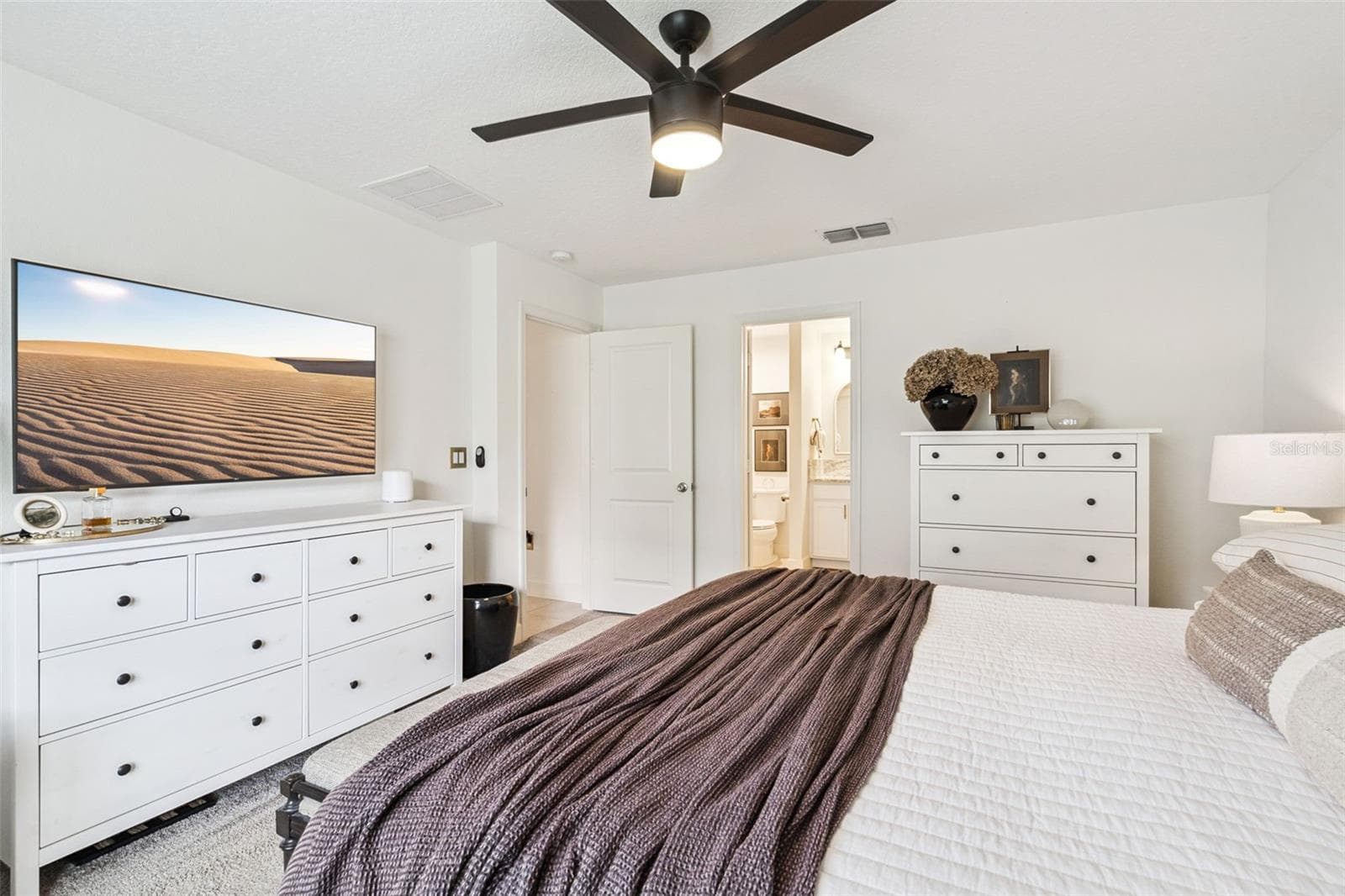 Single Family Residence at 1657 WILSON PRAIRIE CIR, GROVELAND, photo 18 of 27