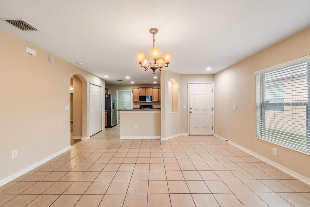 Single Family Residence at 7013 FOREST MERE DR, RIVERVIEW, photo 6 of 30