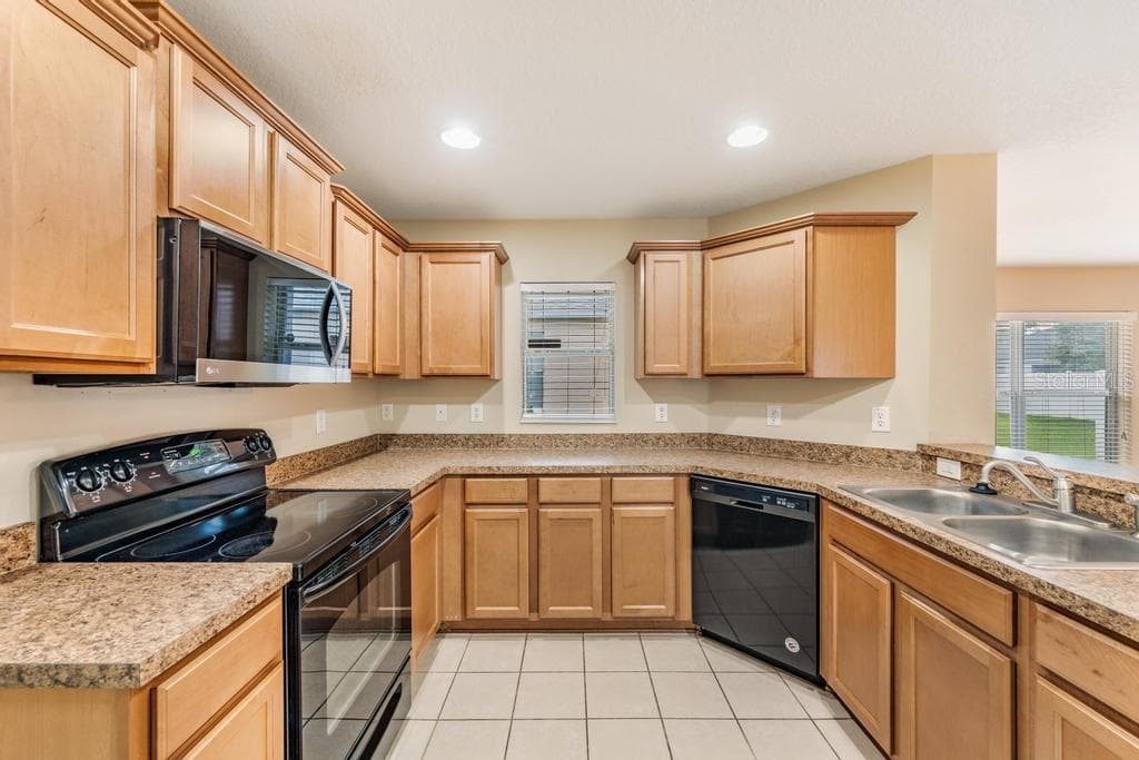 Single Family Residence at 7013 FOREST MERE DR, RIVERVIEW, photo 15 of 30