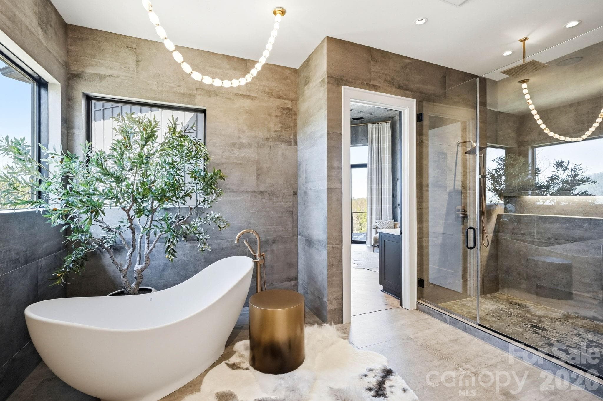 Oversized shower - 270 Osprey Drive, Banner Elk