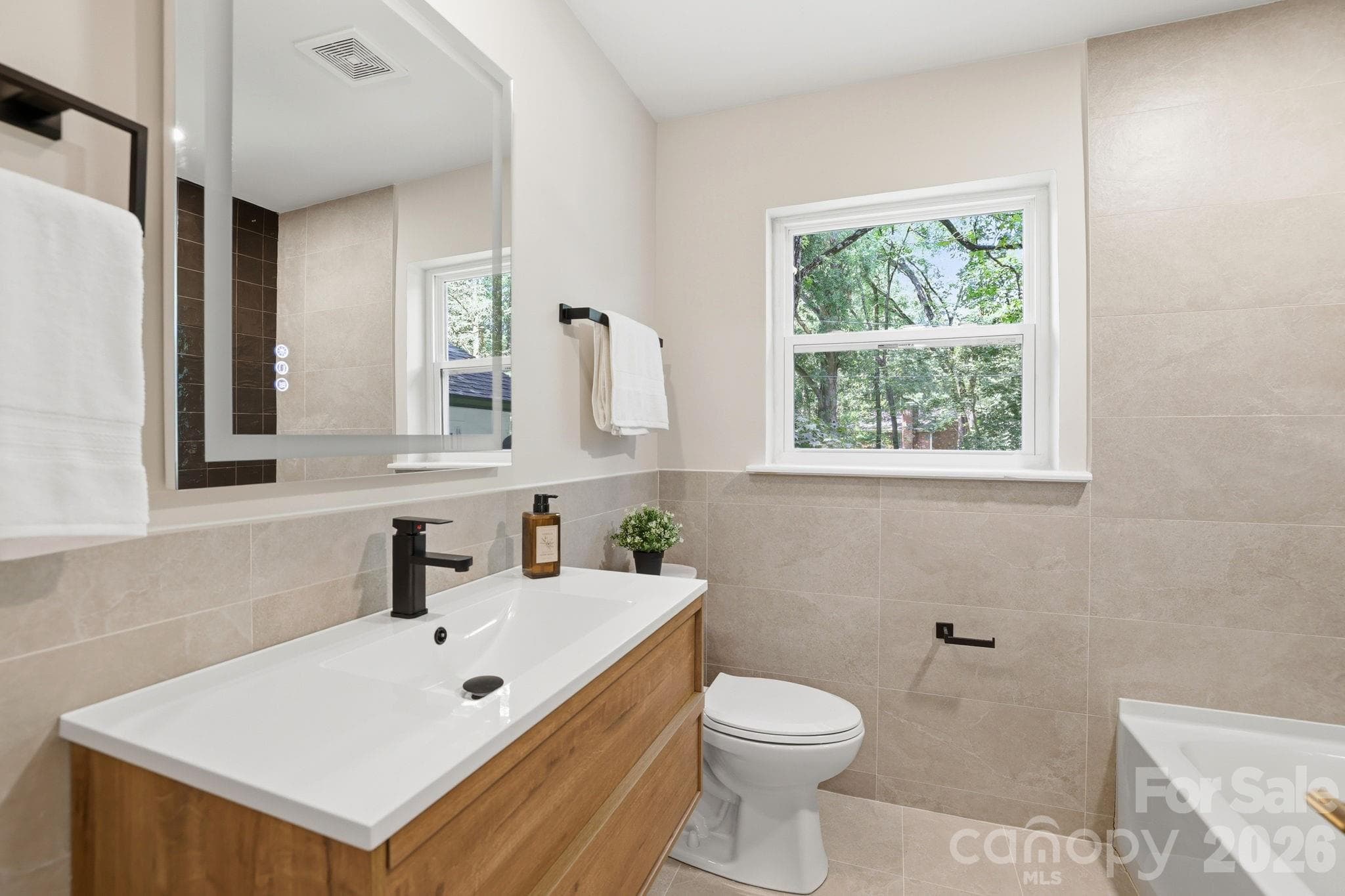 Single Family Residence at 5515 Doncaster Drive, Charlotte, photo 13 of 22
