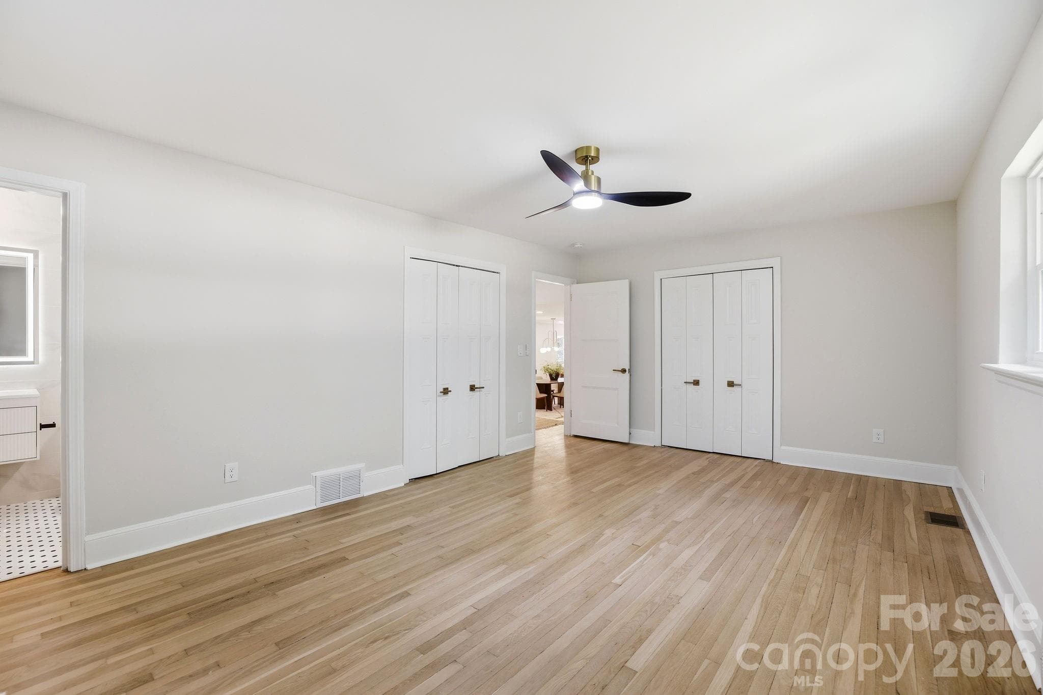 Bedroom 2 with full bathroom - 5515 Doncaster Drive, Charlotte