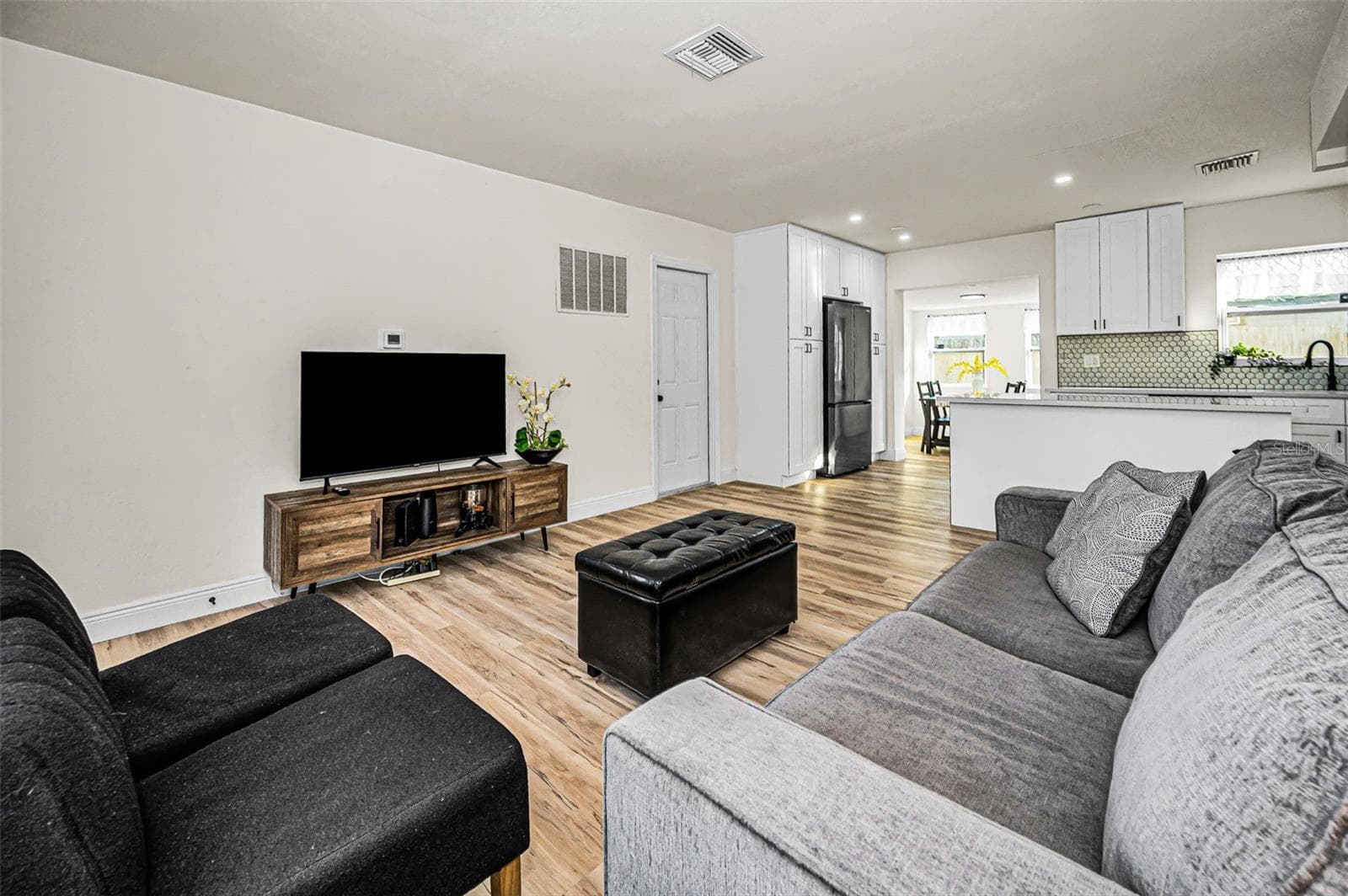 Living Room - 1231 LITTLE JOHN LN, DUNEDIN