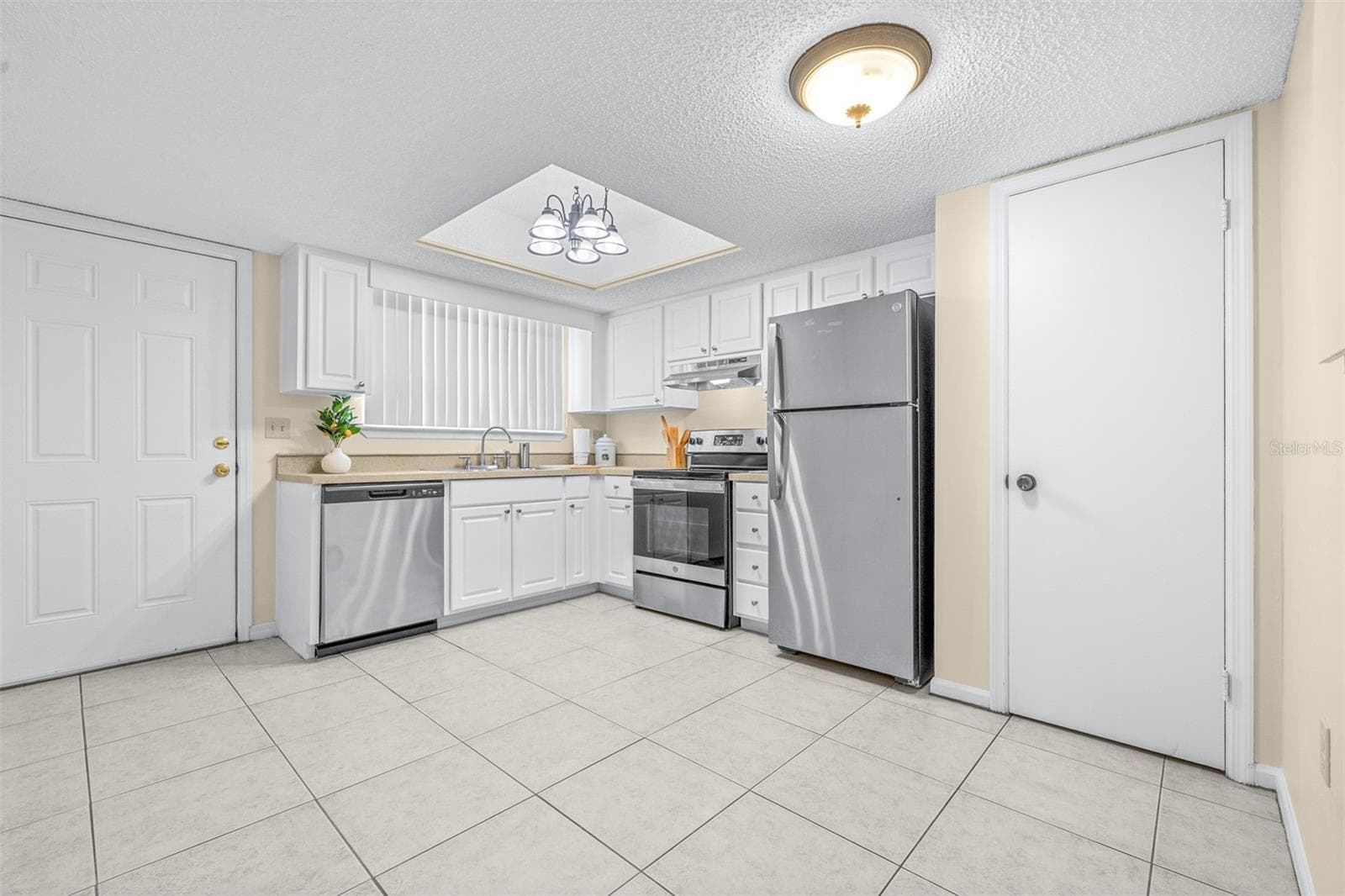 Townhouse at 2944 MORGAN COMBEE RD, LAKELAND, photo 10 of 45