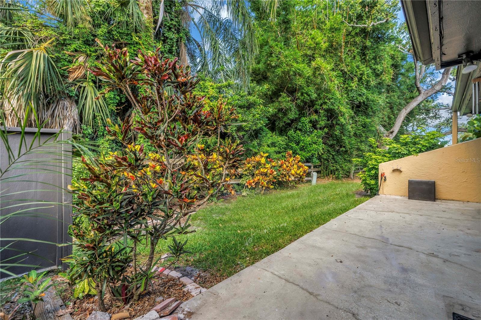 Private back patio - 13300 INDIAN ROCKS RD #103, LARGO