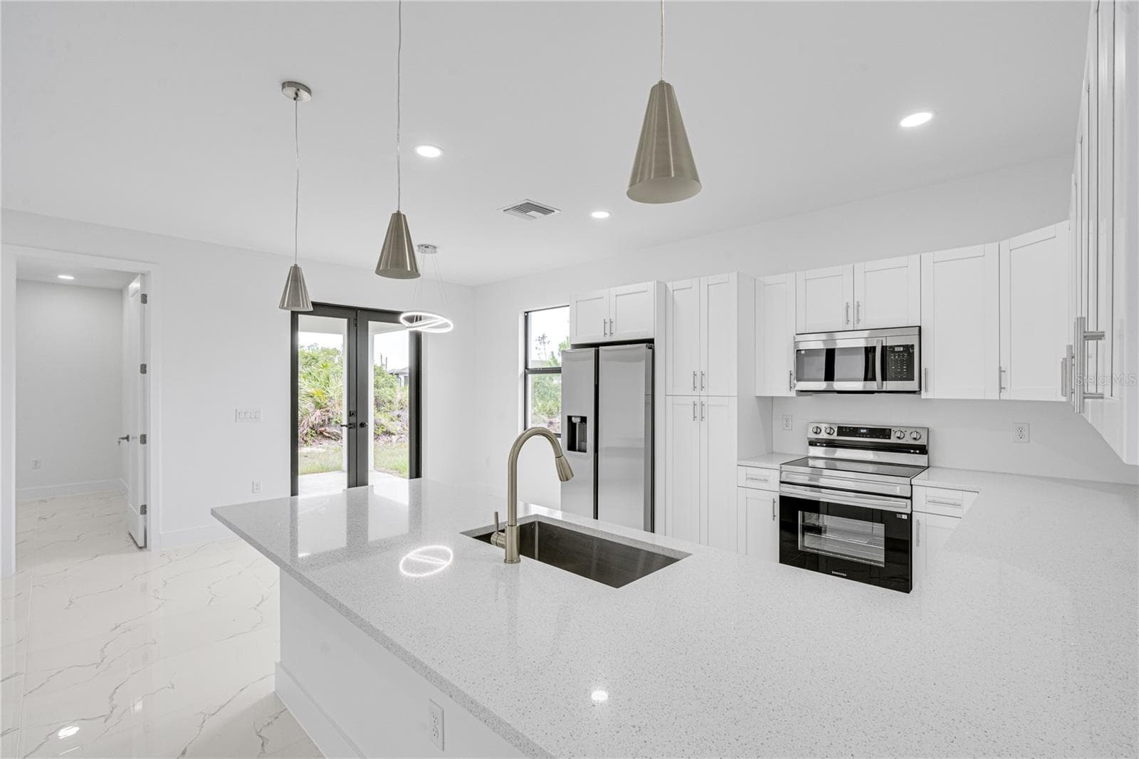 Single Family Residence at 153 AUSTRALIAN DR, ROTONDA WEST, photo 10 of 32