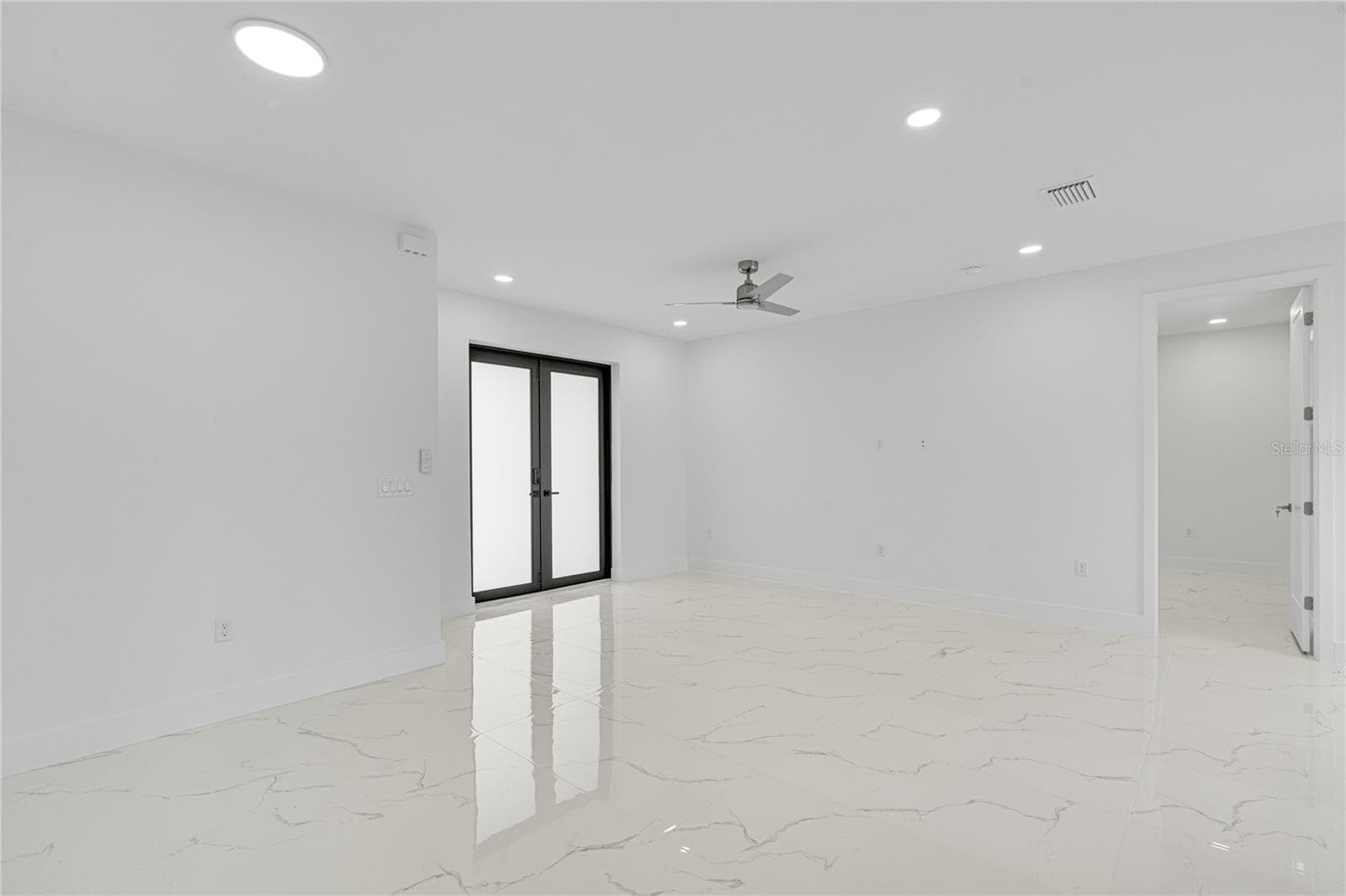 Single Family Residence at 153 AUSTRALIAN DR, ROTONDA WEST, photo 13 of 32