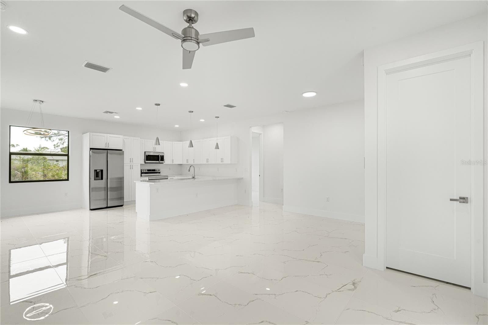 Single Family Residence at 153 AUSTRALIAN DR, ROTONDA WEST, photo 16 of 32