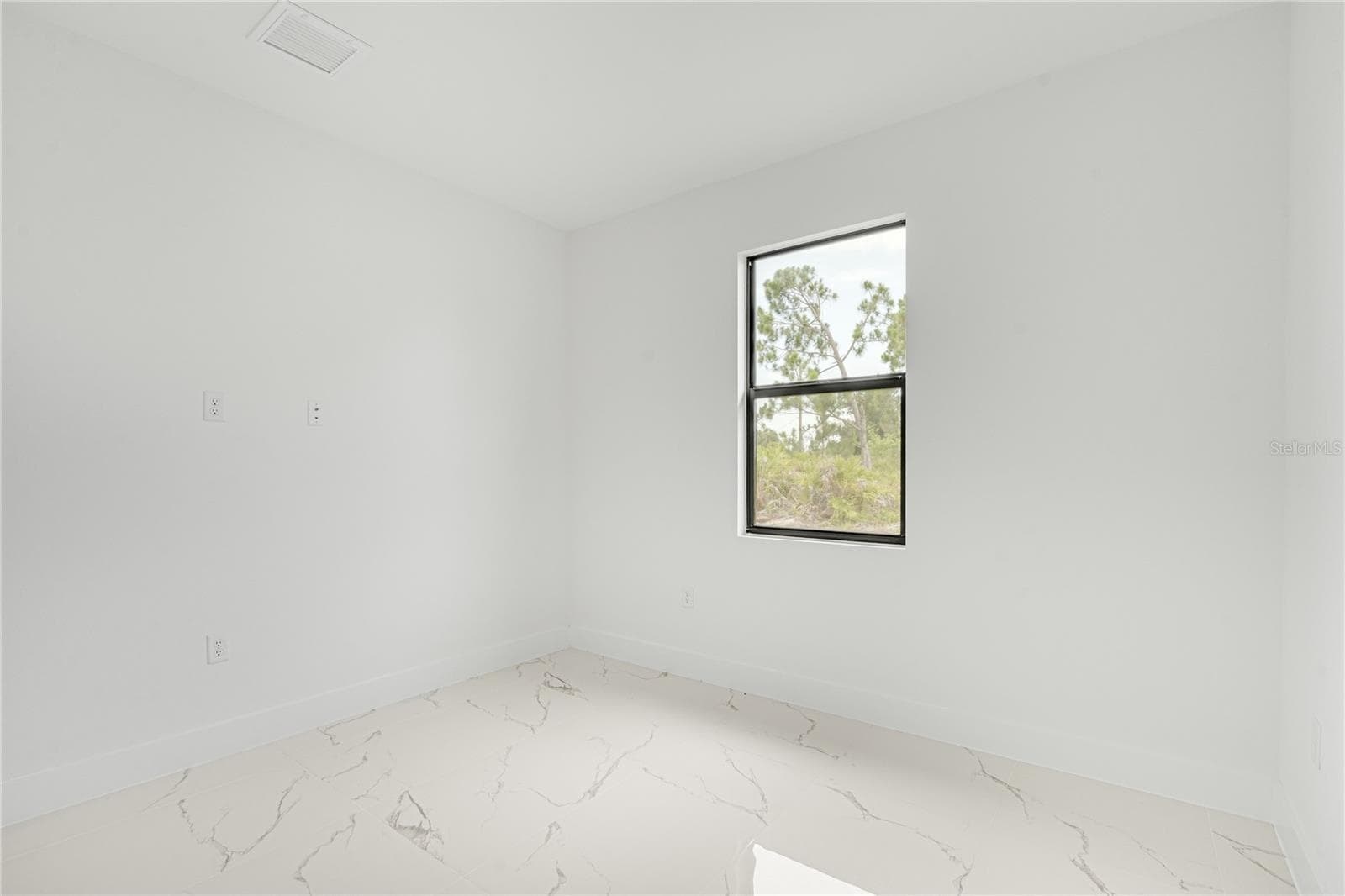 Single Family Residence at 153 AUSTRALIAN DR, ROTONDA WEST, photo 20 of 32