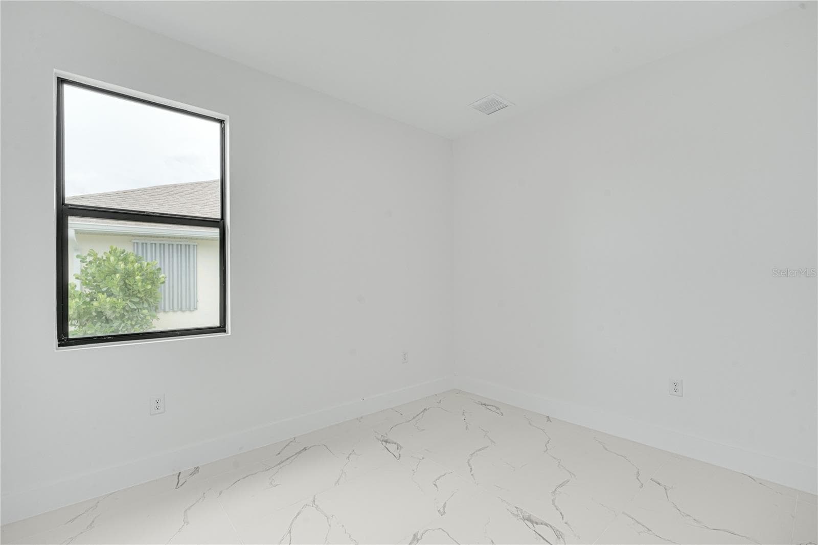 Single Family Residence at 153 AUSTRALIAN DR, ROTONDA WEST, photo 27 of 32
