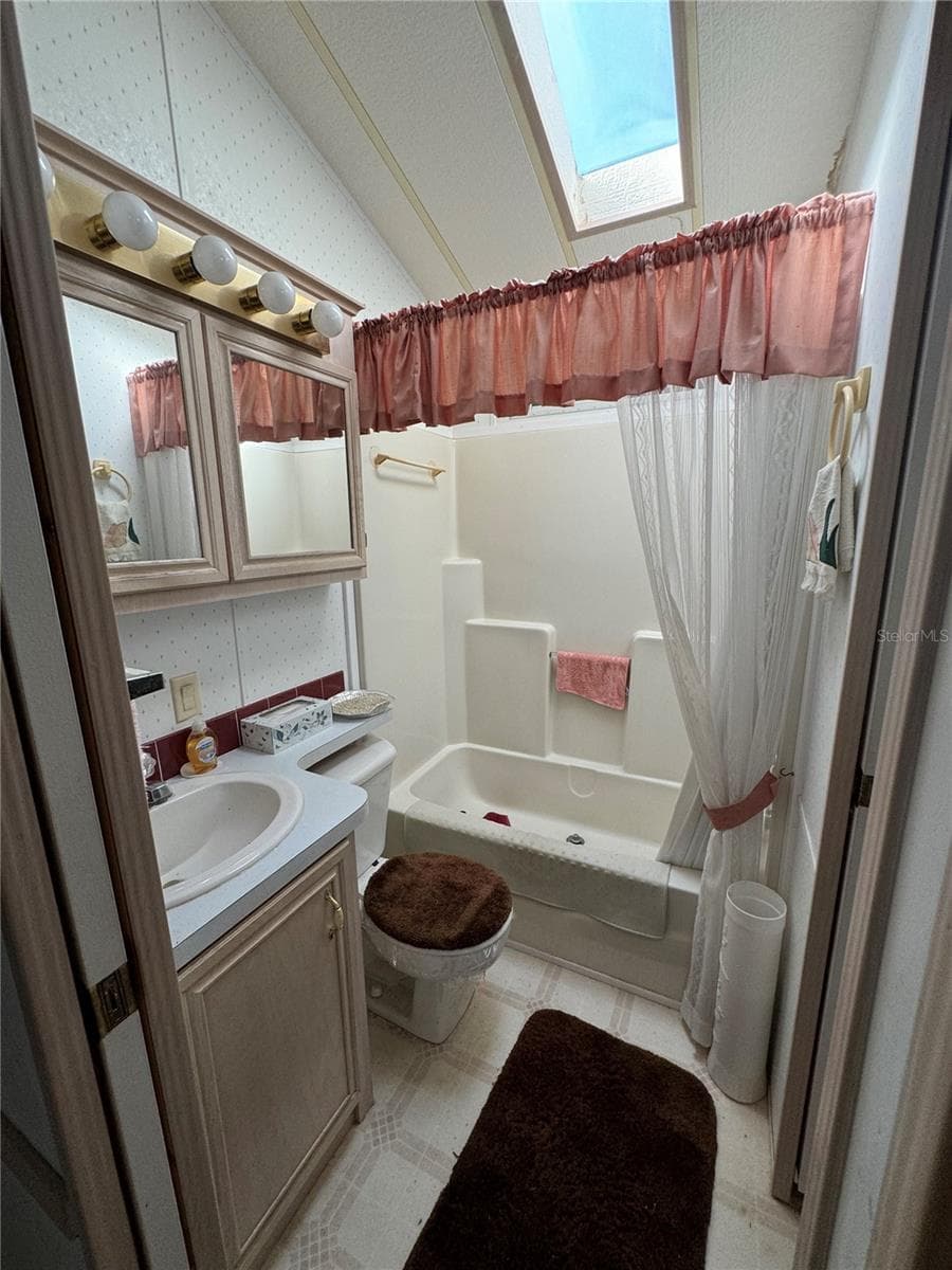 Manufactured Home at 2092 CULBREATH RD #A27, BROOKSVILLE, photo 11 of 25