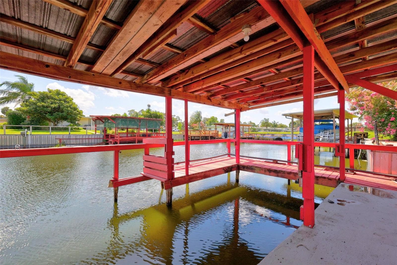 Boathouse w/upgraded electric - 34312 CARL RD, LEESBURG