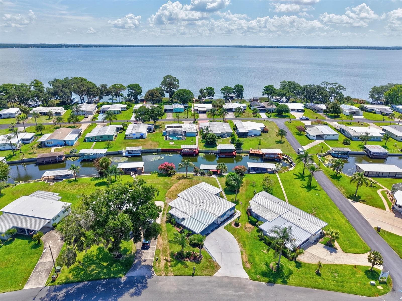 Seven interconnecting lakes - 34312 CARL RD, LEESBURG