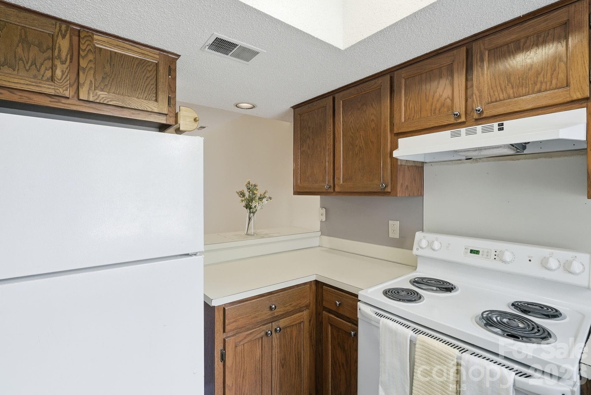 Kitchen w View into DR - 2954 Iron Gate Lane, Charlotte