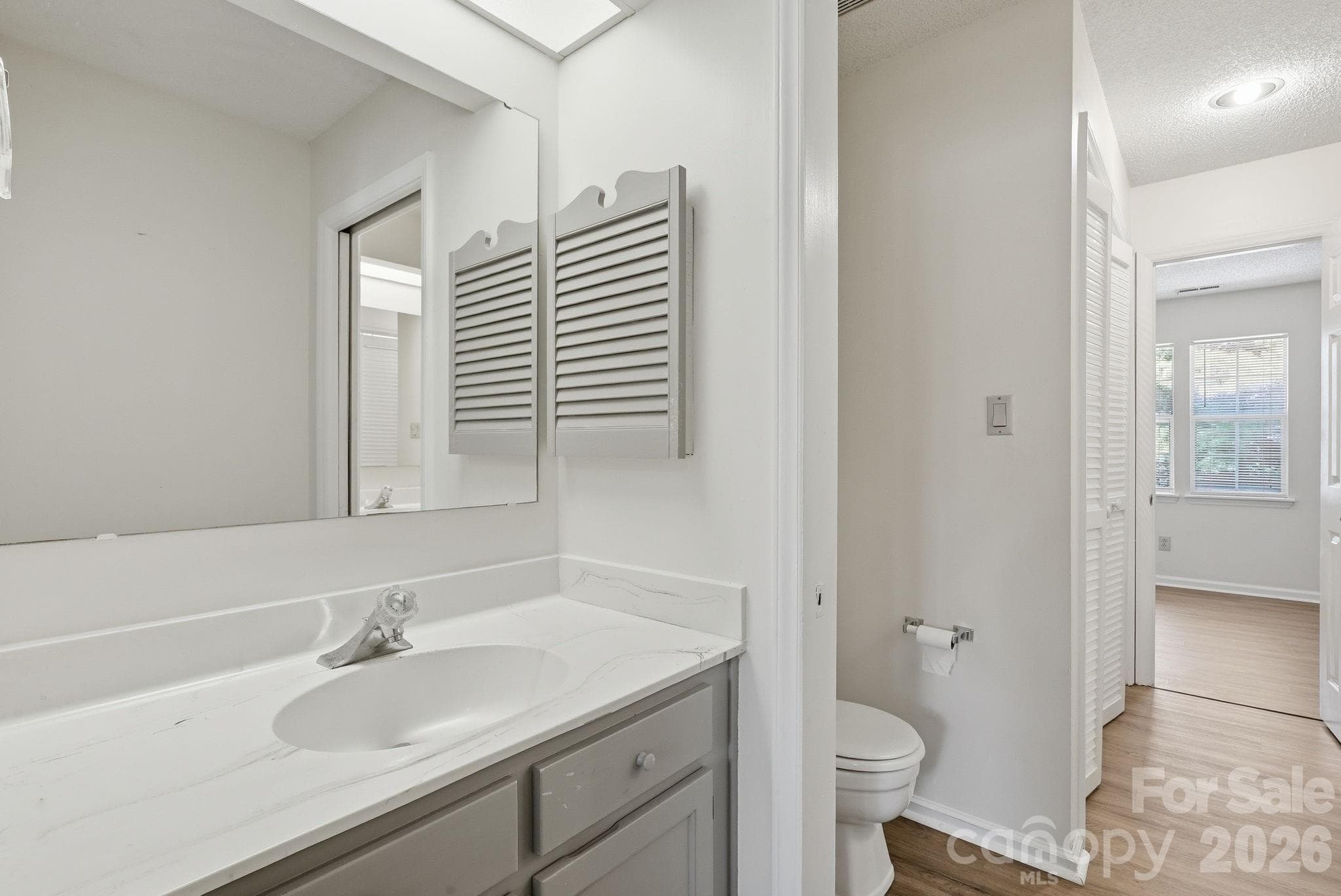 Full Bathroom - 2954 Iron Gate Lane, Charlotte