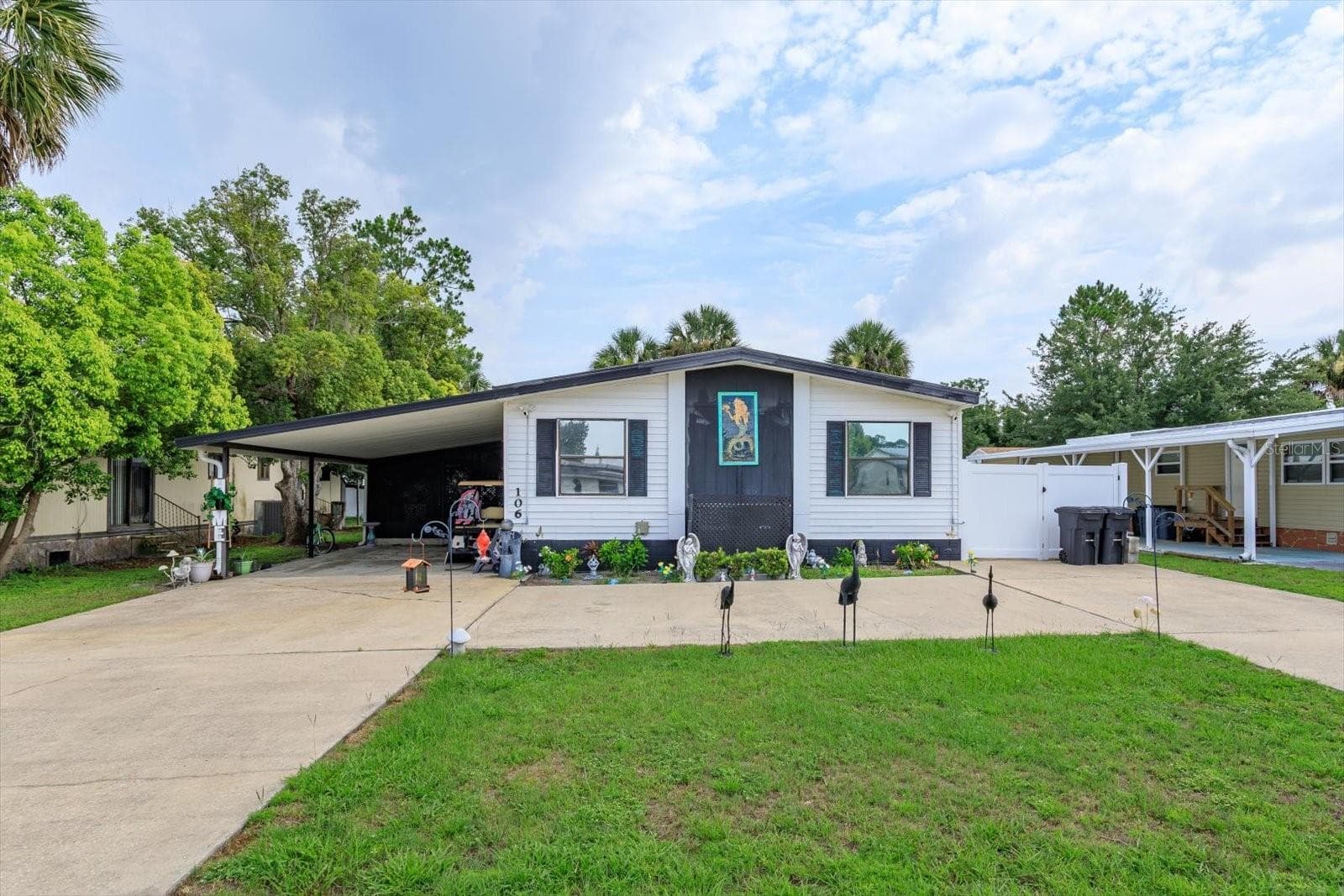 Manufactured Home at 106 LEISURE WORLD DR N, DEBARY, photo 2 of 43