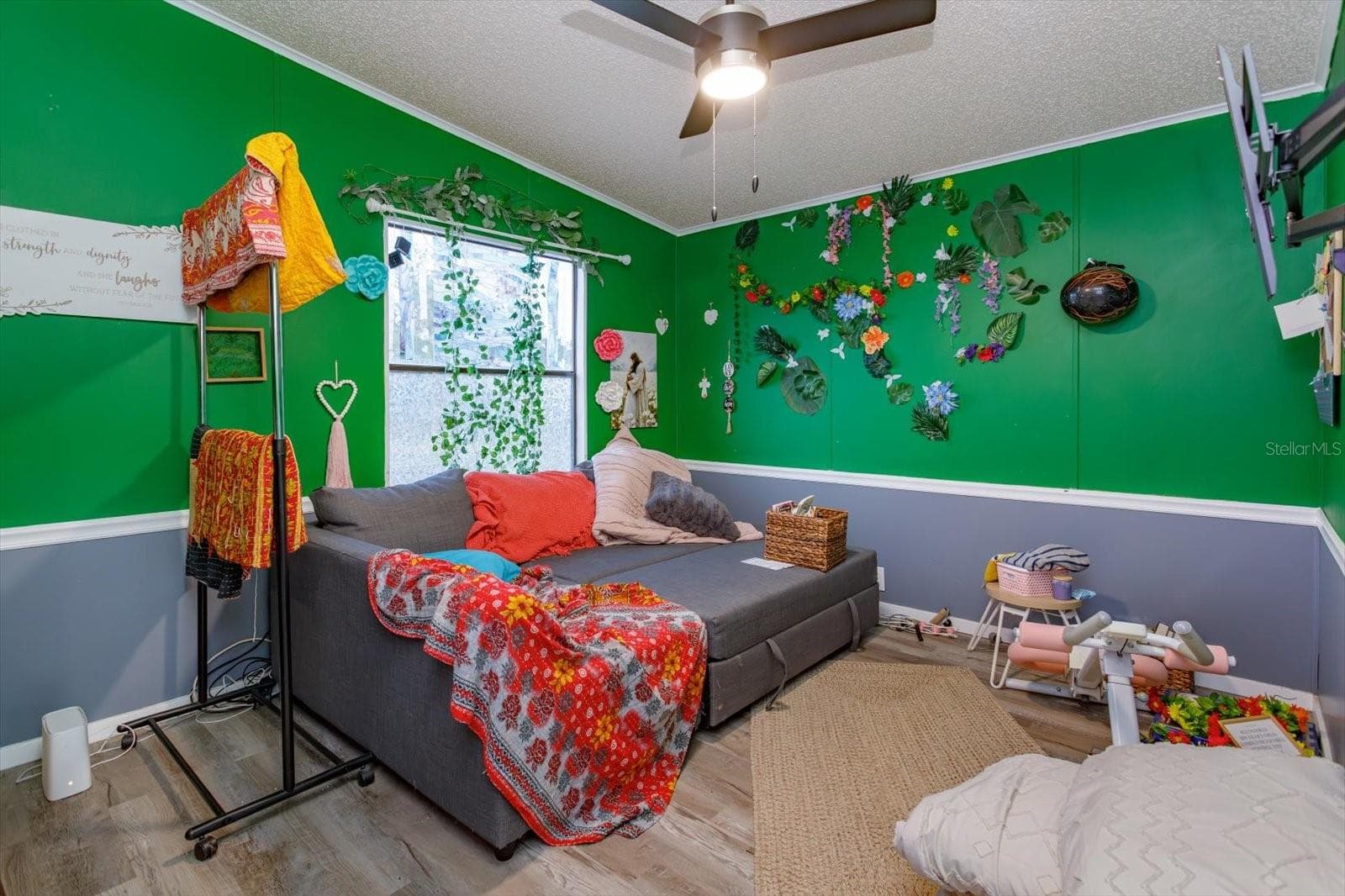Manufactured Home at 106 LEISURE WORLD DR N, DEBARY, photo 13 of 43