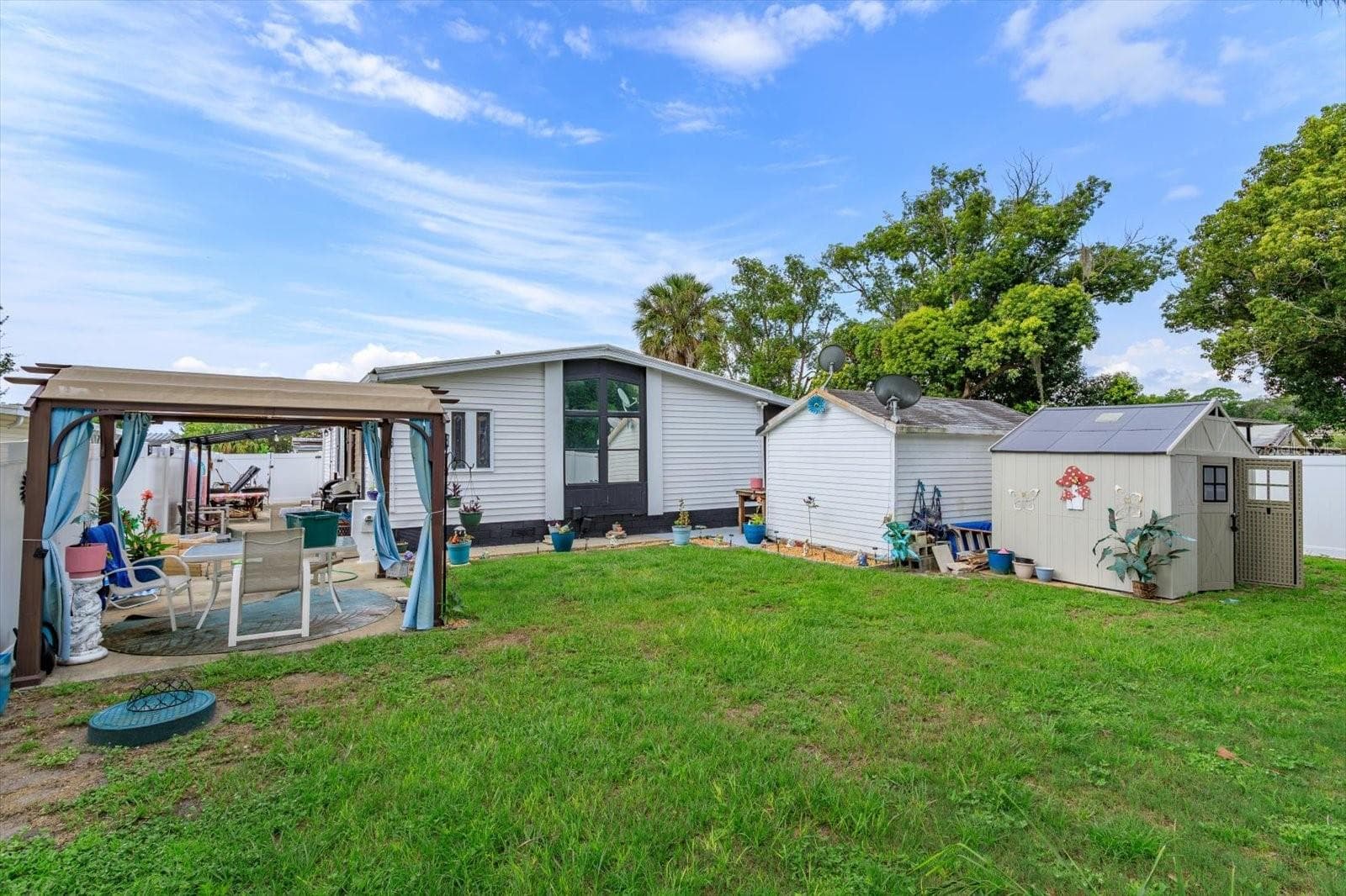 Manufactured Home at 106 LEISURE WORLD DR N, DEBARY, photo 22 of 43