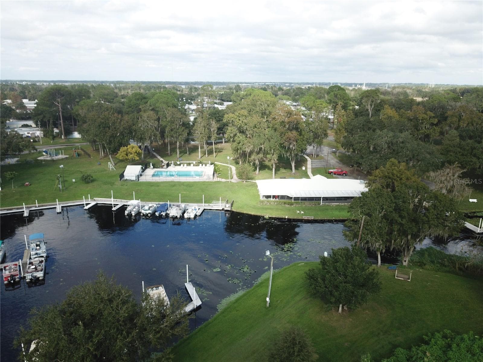 Manufactured Home at 106 LEISURE WORLD DR N, DEBARY, photo 28 of 43