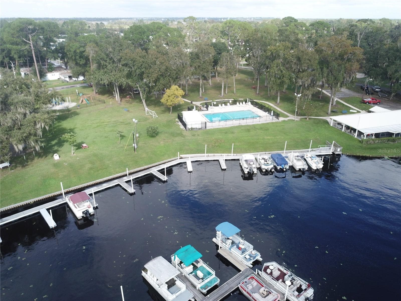 Manufactured Home at 106 LEISURE WORLD DR N, DEBARY, photo 31 of 43