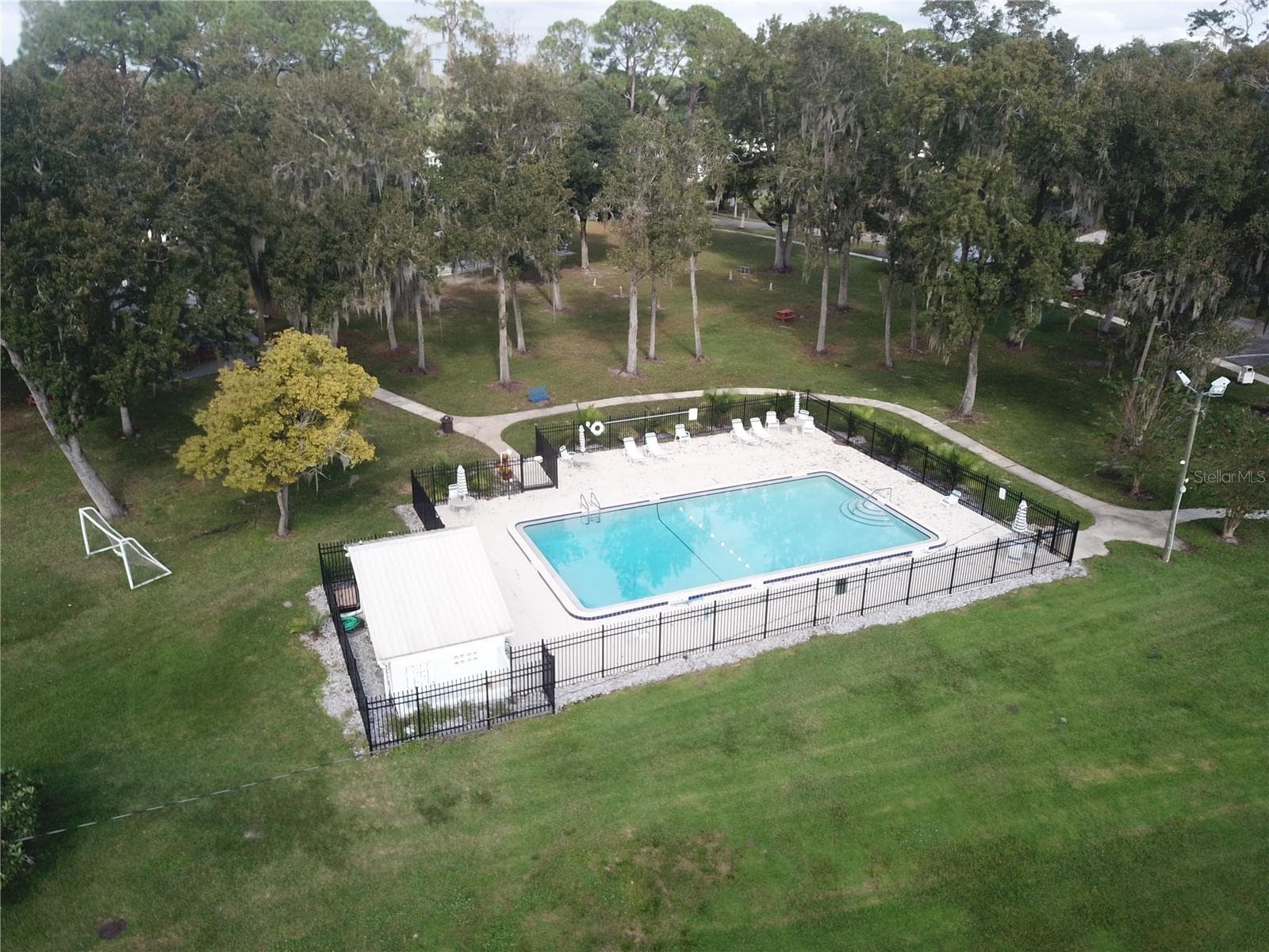 Manufactured Home at 106 LEISURE WORLD DR N, DEBARY, photo 32 of 43