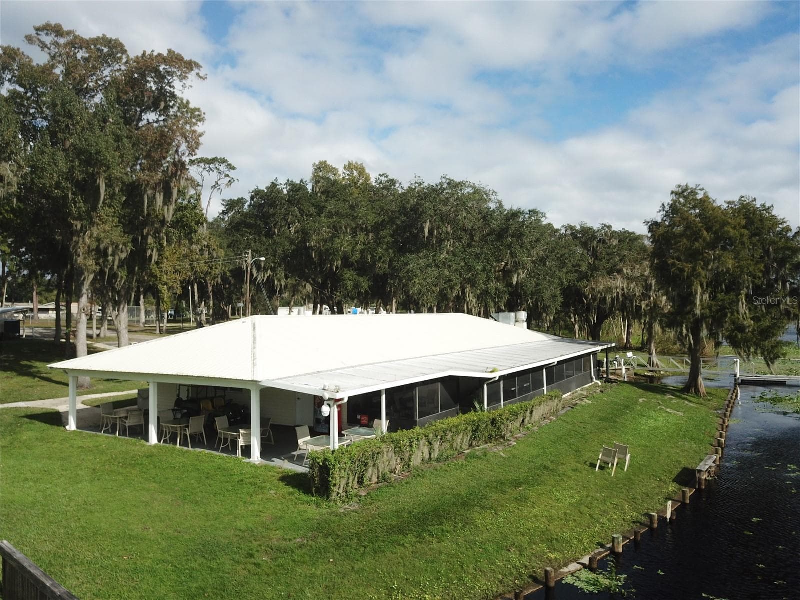 Manufactured Home at 106 LEISURE WORLD DR N, DEBARY, photo 37 of 43