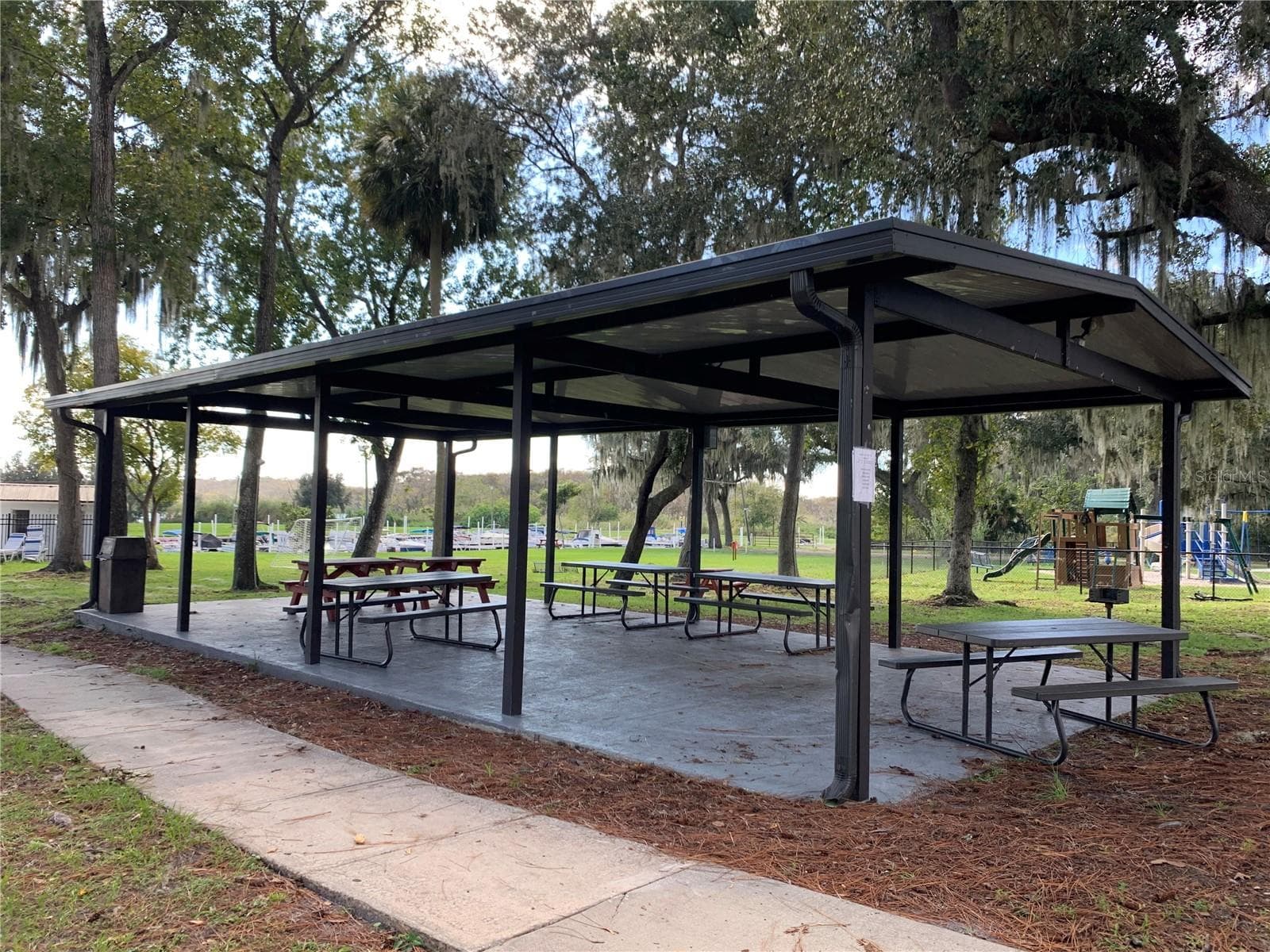 Manufactured Home at 106 LEISURE WORLD DR N, DEBARY, photo 41 of 43