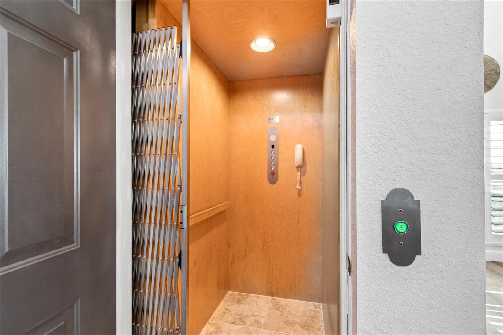 Elevator -full size up to 950 lbs - 111 91ST AVE, TREASURE ISLAND