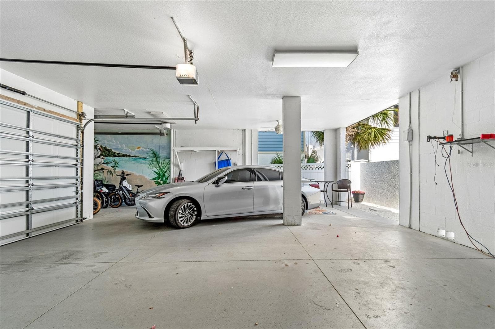 3 car garage - 111 91ST AVE, TREASURE ISLAND