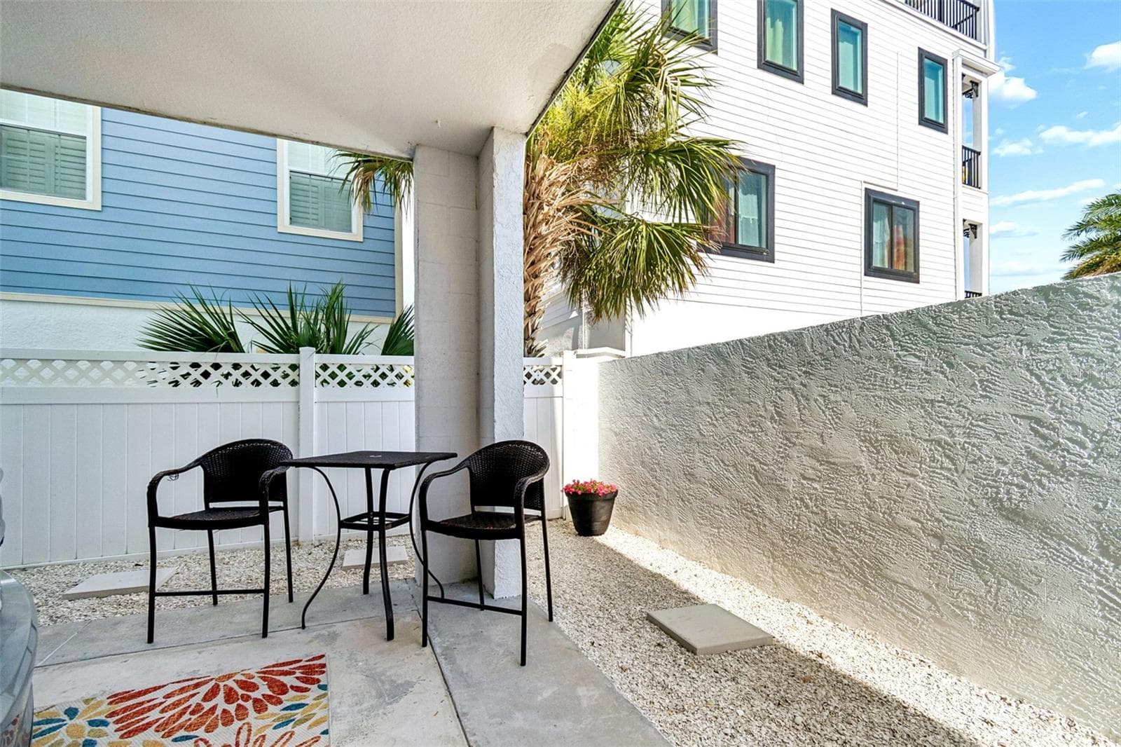 Outside seating area near dogrun - 111 91ST AVE, TREASURE ISLAND