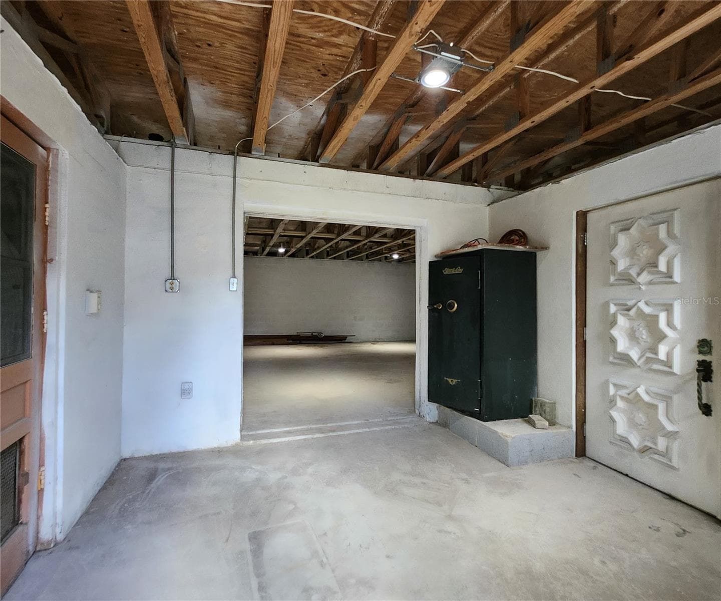 Bottom level includes a Safe - 102 17TH ST NE, BRADENTON