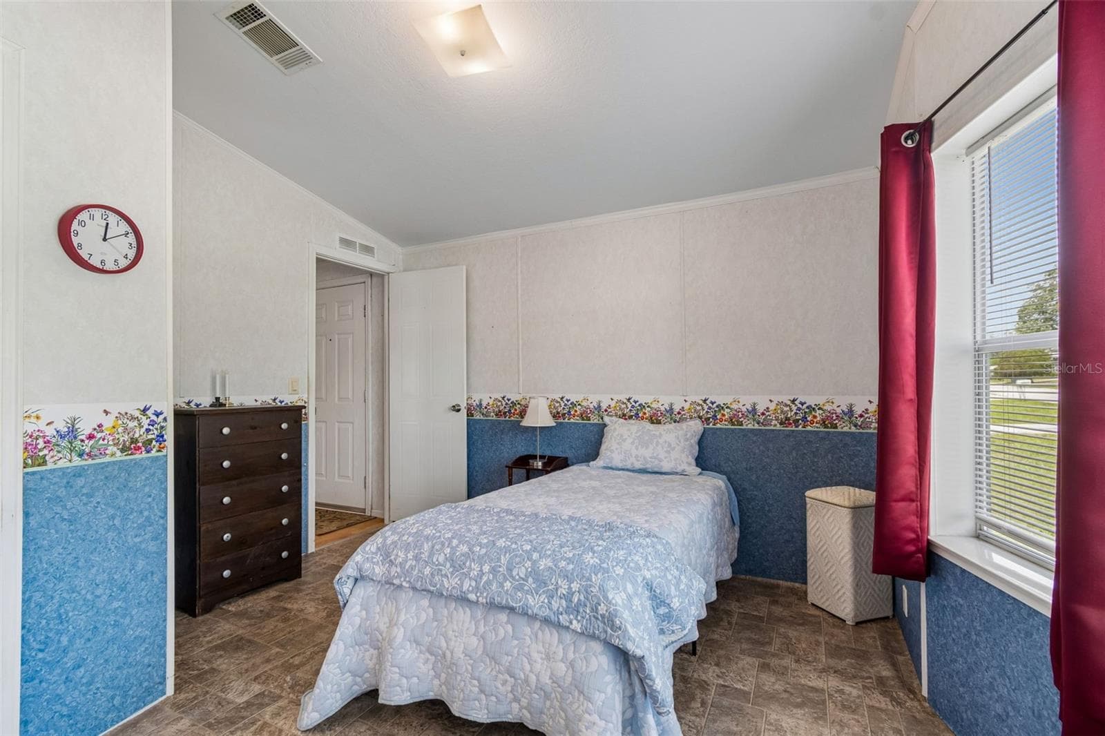 Manufactured Home at 34992 FRASER ST, DADE CITY, photo 12 of 39