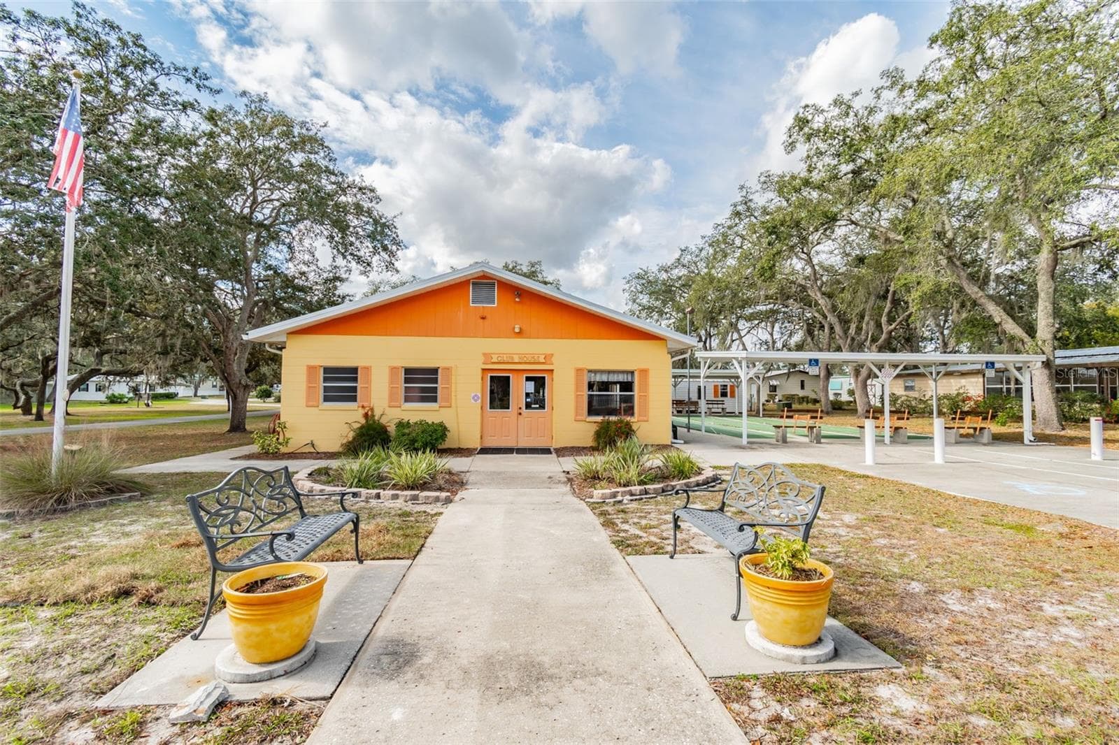 Manufactured Home at 34992 FRASER ST, DADE CITY, photo 35 of 39