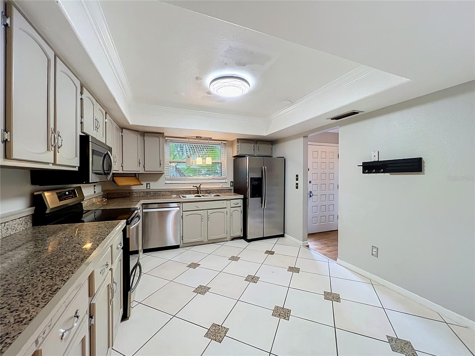 Townhouse at 814 LAUREL AVE #2, ORLANDO, photo 10 of 57