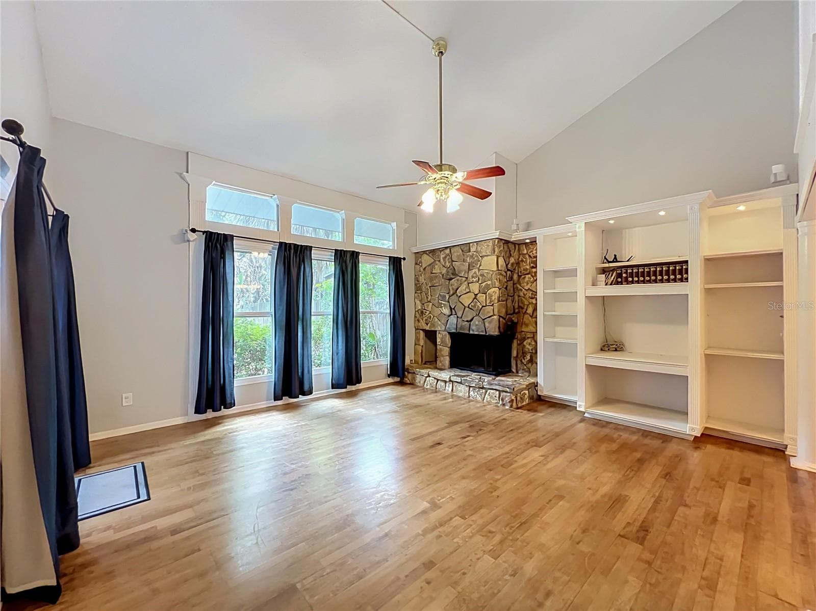 Townhouse at 814 LAUREL AVE #2, ORLANDO, photo 20 of 57