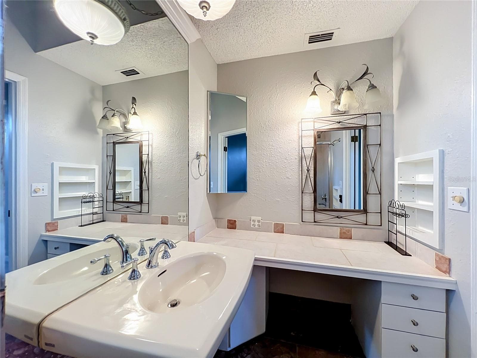 Townhouse at 814 LAUREL AVE #2, ORLANDO, photo 35 of 57