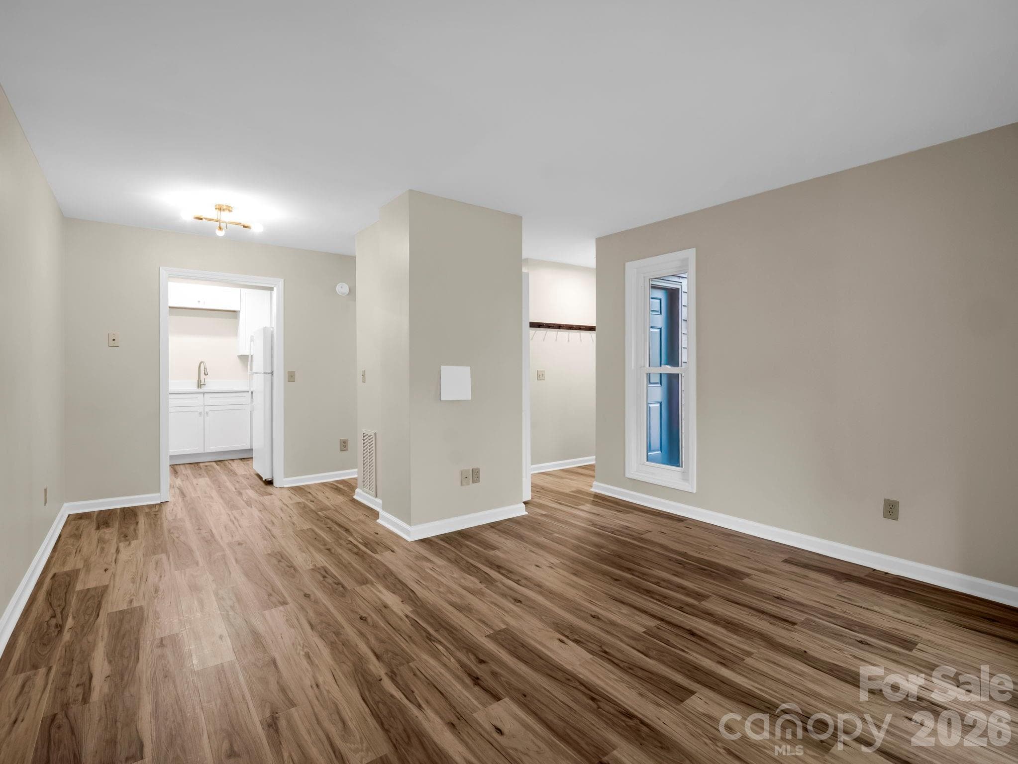 Move in ready, one level easyliving - Hendersonville