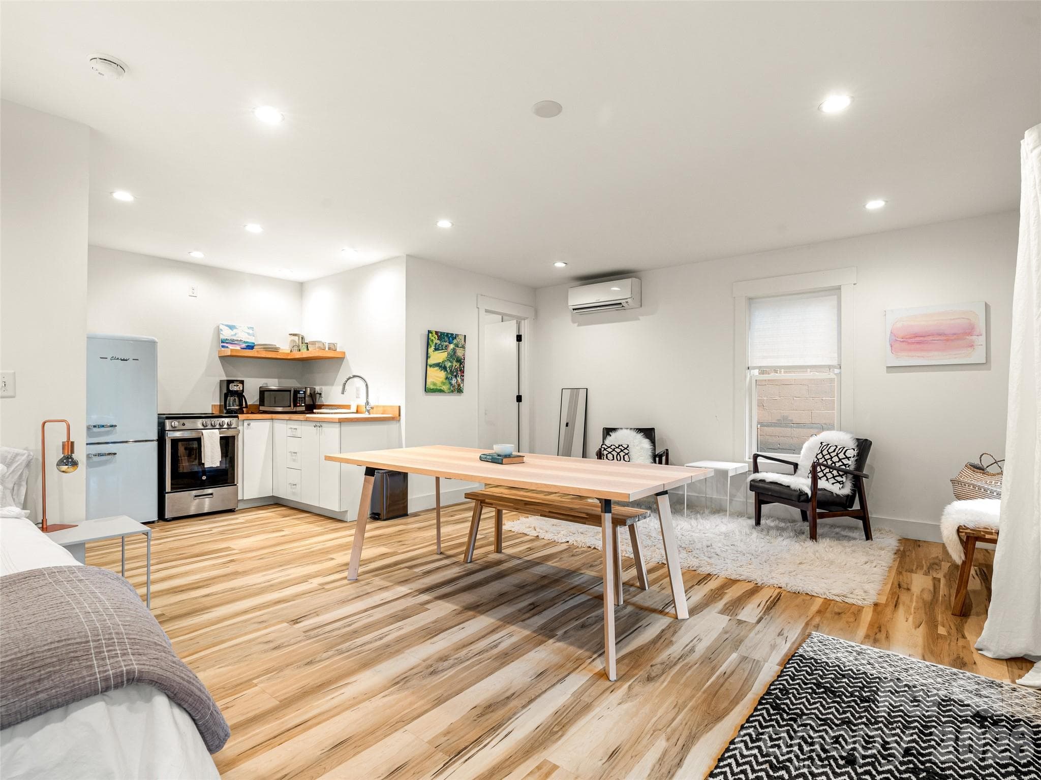 Apartment in lowest level. - 60 Mardell Circle, Asheville