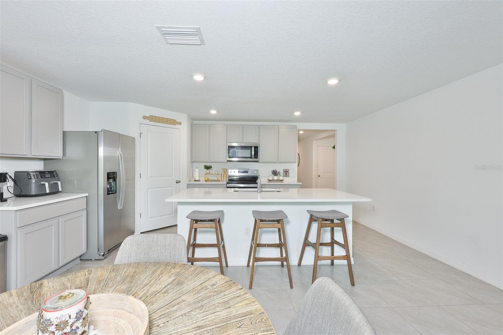 Single Family Residence at 1902 TAHITIAN SUNRISE DR, PLANT CITY, photo 6 of 25