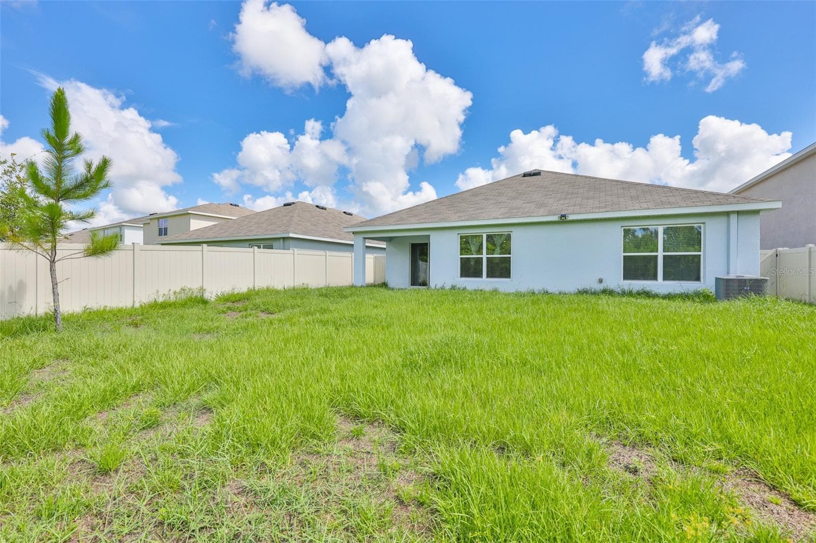 Single Family Residence at 1902 TAHITIAN SUNRISE DR, PLANT CITY, photo 18 of 25