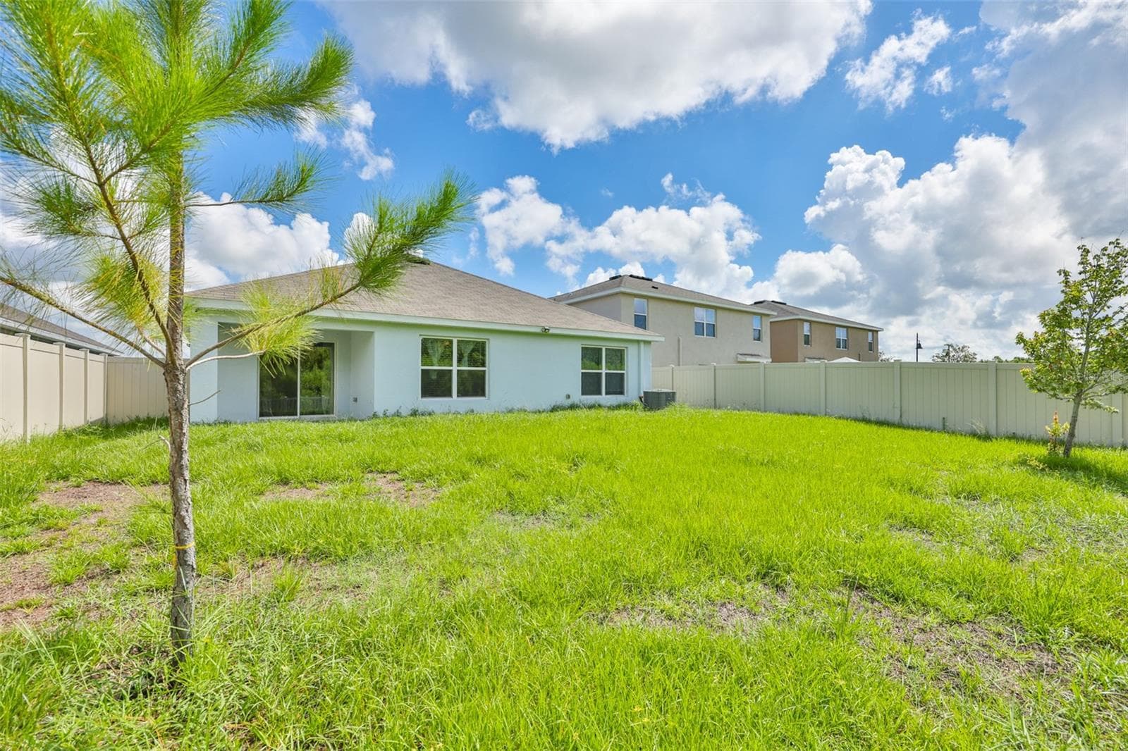 Single Family Residence at 1902 TAHITIAN SUNRISE DR, PLANT CITY, photo 19 of 25