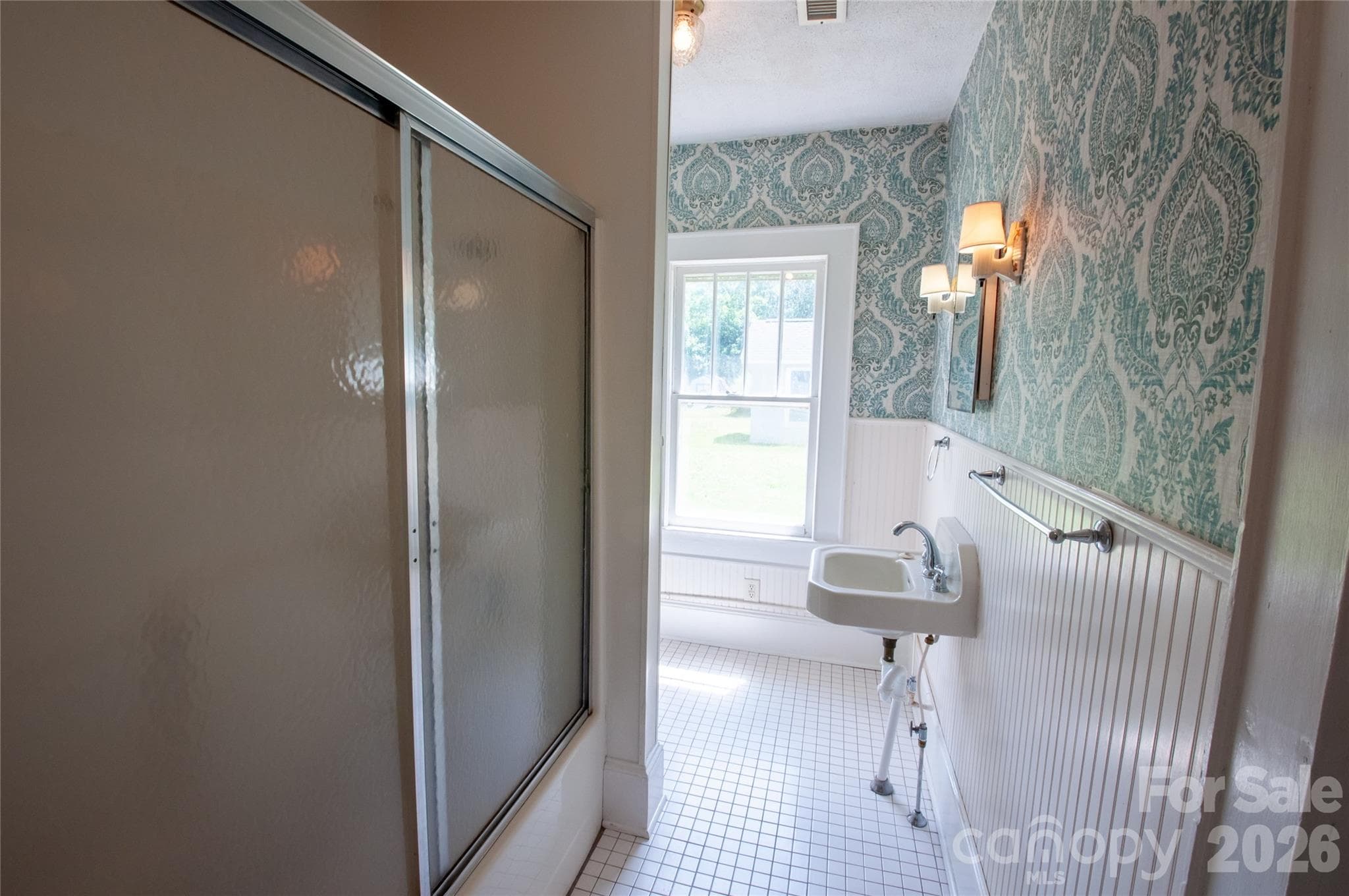 Single Family Residence at Statesville, photo 7 of 13