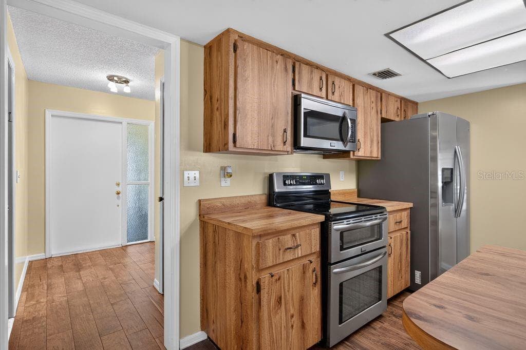 Single Family Residence at 3110 CLOVEWOOD PL, SEFFNER, photo 6 of 27