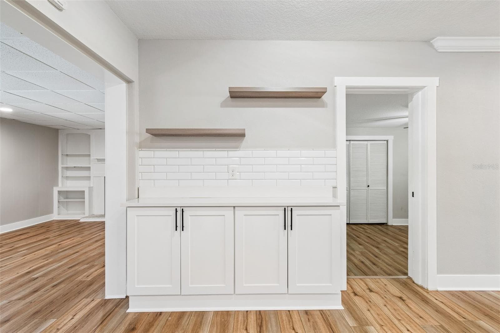 Single Family Residence at 1555 MAGNOLIA DR, CLEARWATER, photo 12 of 57