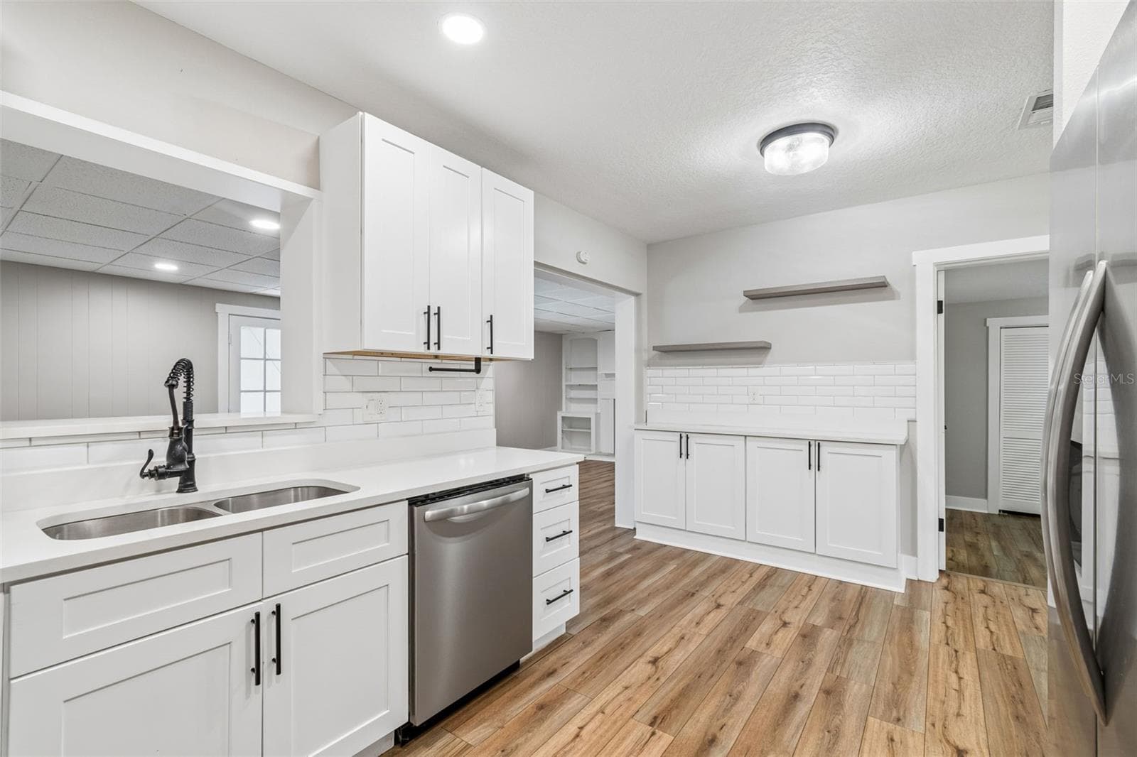 Single Family Residence at 1555 MAGNOLIA DR, CLEARWATER, photo 15 of 57