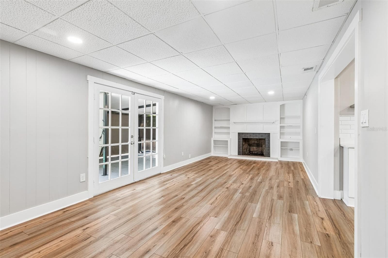 Single Family Residence at 1555 MAGNOLIA DR, CLEARWATER, photo 16 of 57