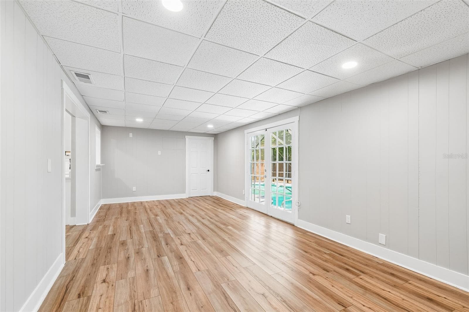 Single Family Residence at 1555 MAGNOLIA DR, CLEARWATER, photo 21 of 57