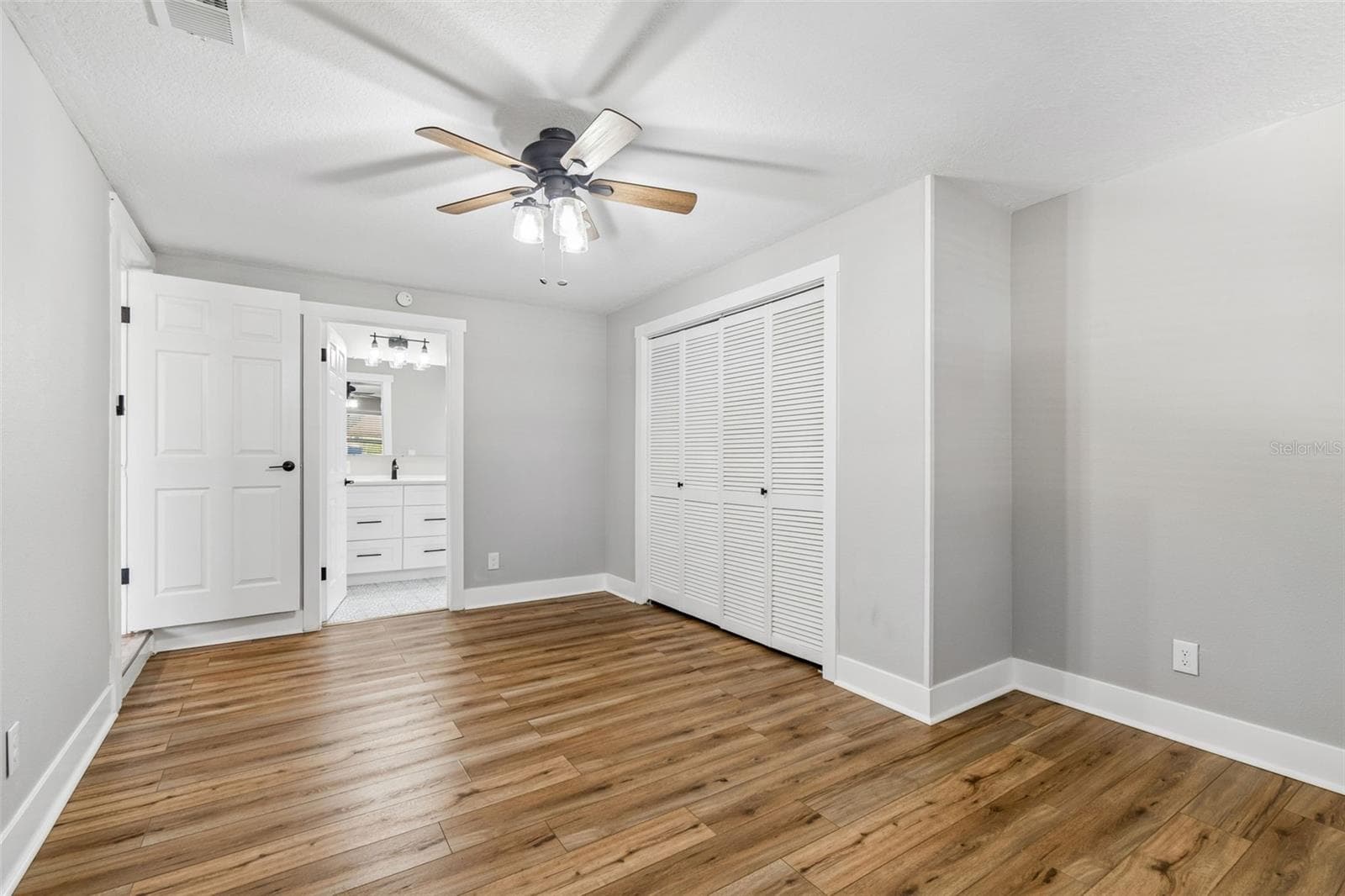Single Family Residence at 1555 MAGNOLIA DR, CLEARWATER, photo 24 of 57